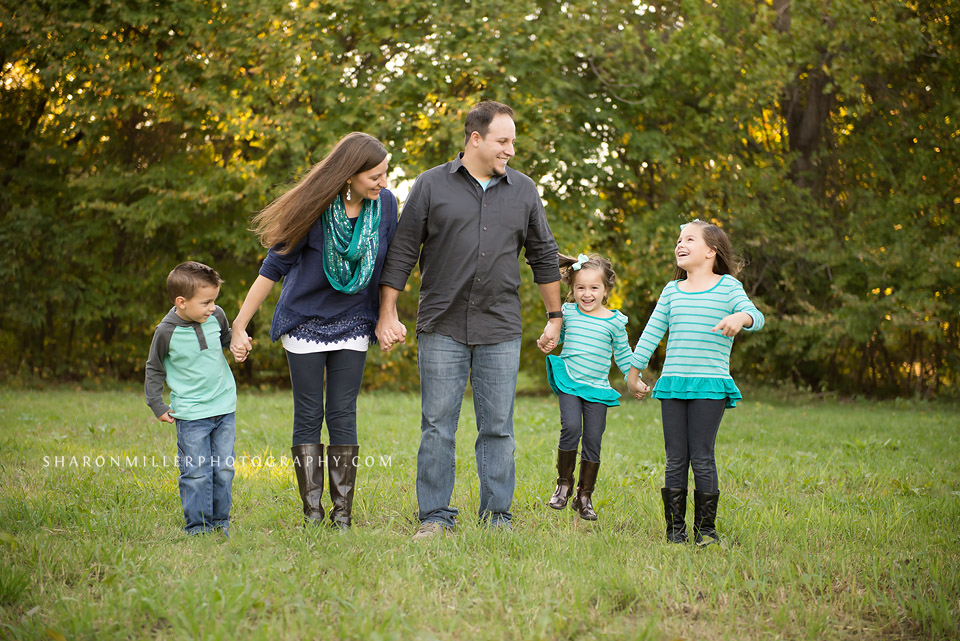 fun family photo from a Grapevine family photography lifestyle session